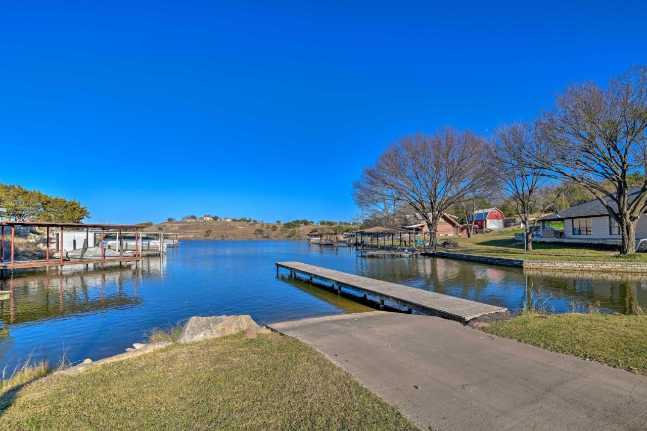 Charming Lake Creek Cabin With Pool Access And Decks Granbury Exterior foto