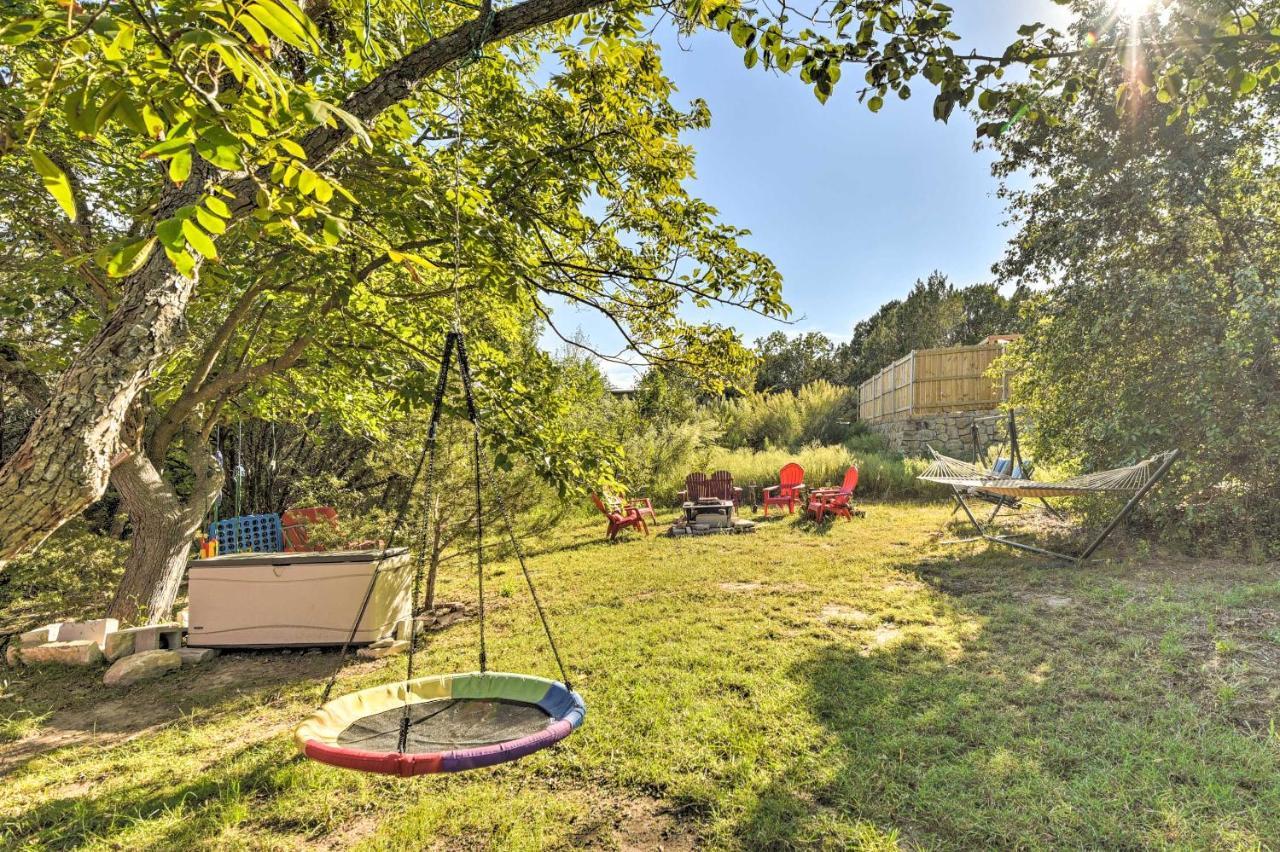 Charming Lake Creek Cabin With Pool Access And Decks Granbury Exterior foto